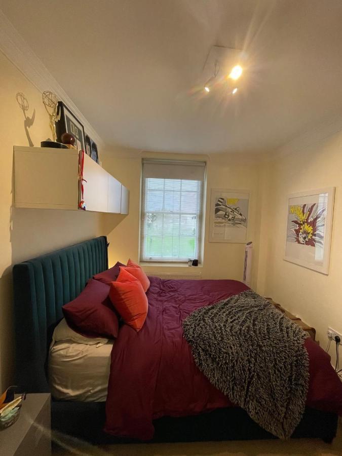Appartamento Chic Victorian Flat In Private Estate - Mile End! *