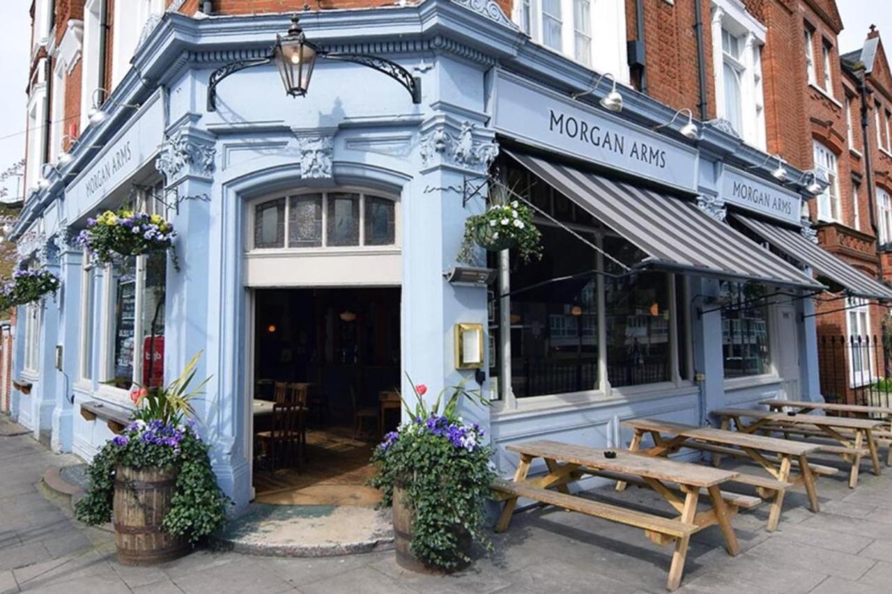 Chic Victorian Flat In Private Estate - Mile End! Apartament